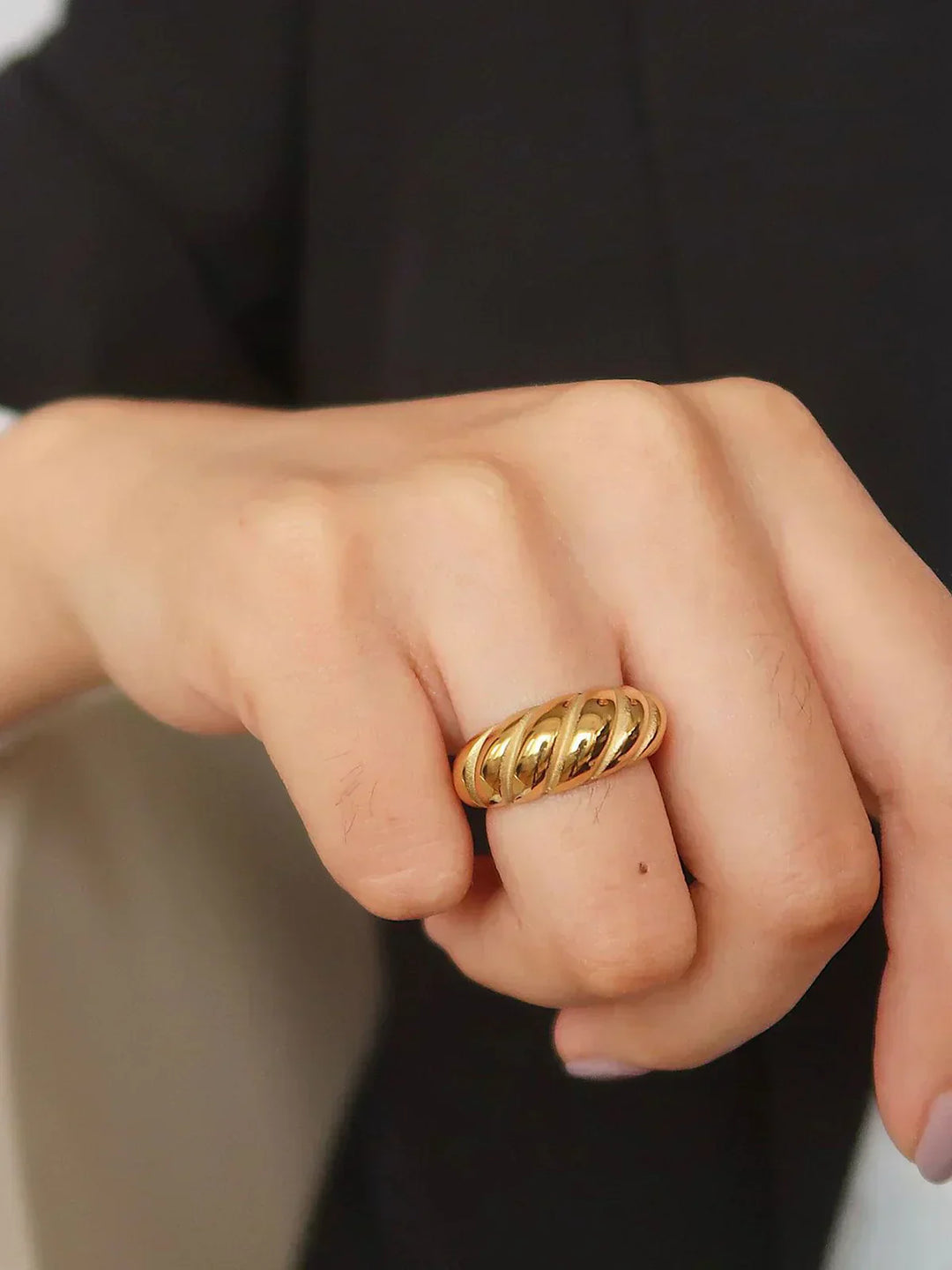 Salvy Croissant Hemp Pattern Ring