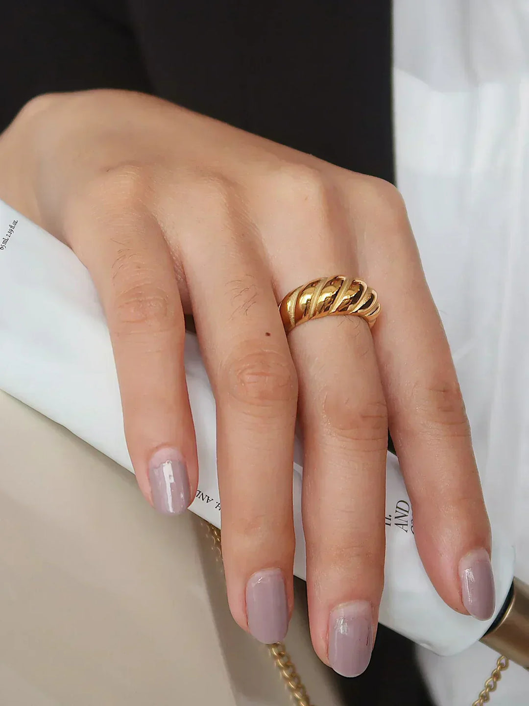 Salvy Croissant Hemp Pattern Ring