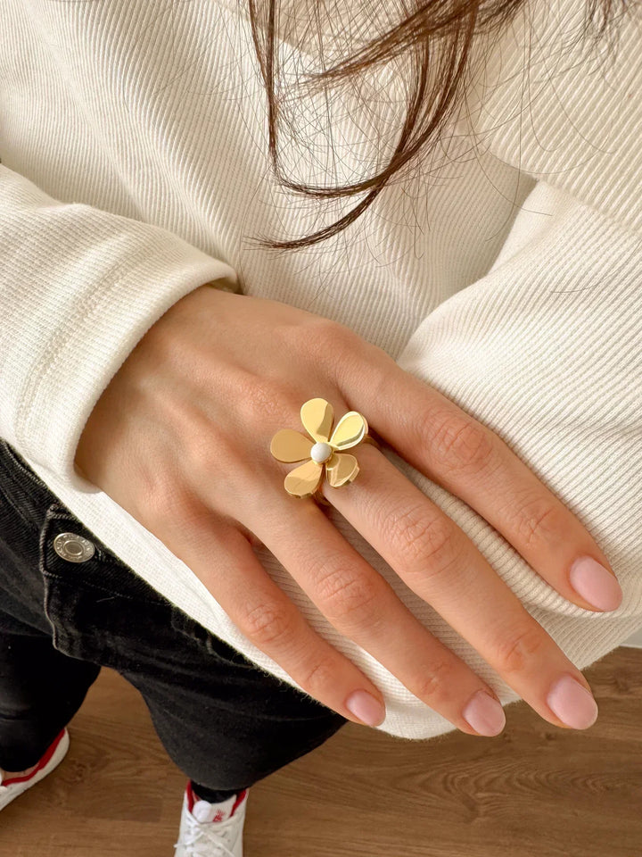 Flora Golden Enamel Daisy Ring